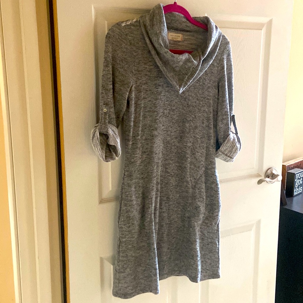 EUC Max Studio sweater dress